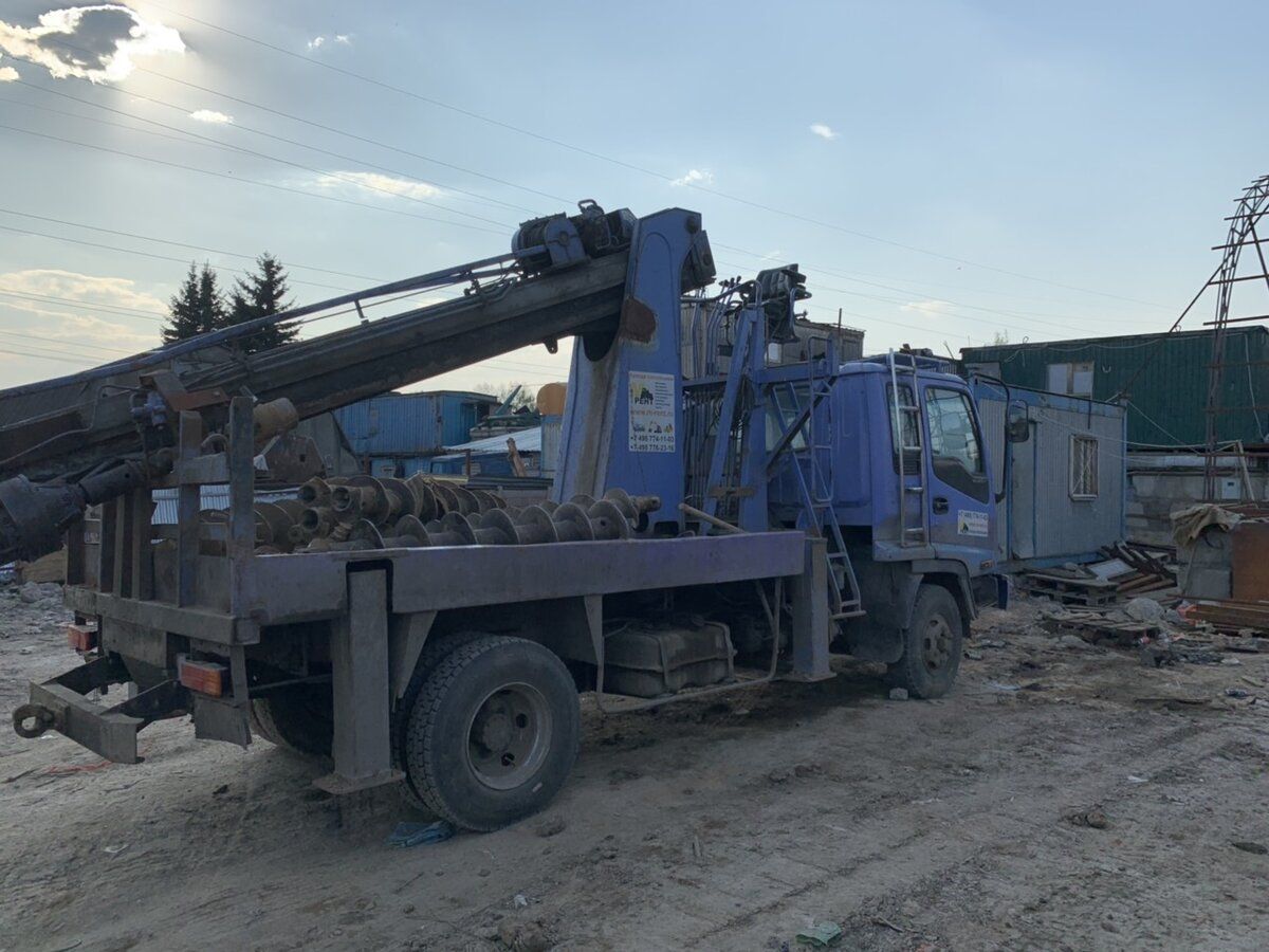 Ямобур Aichi D706 на базе Isuzu Forward